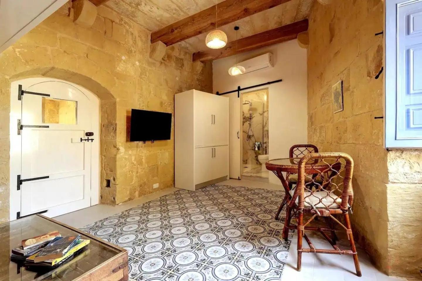 Historic Hideaways - 900 Year Old Converted Studios Victoria Exterior foto