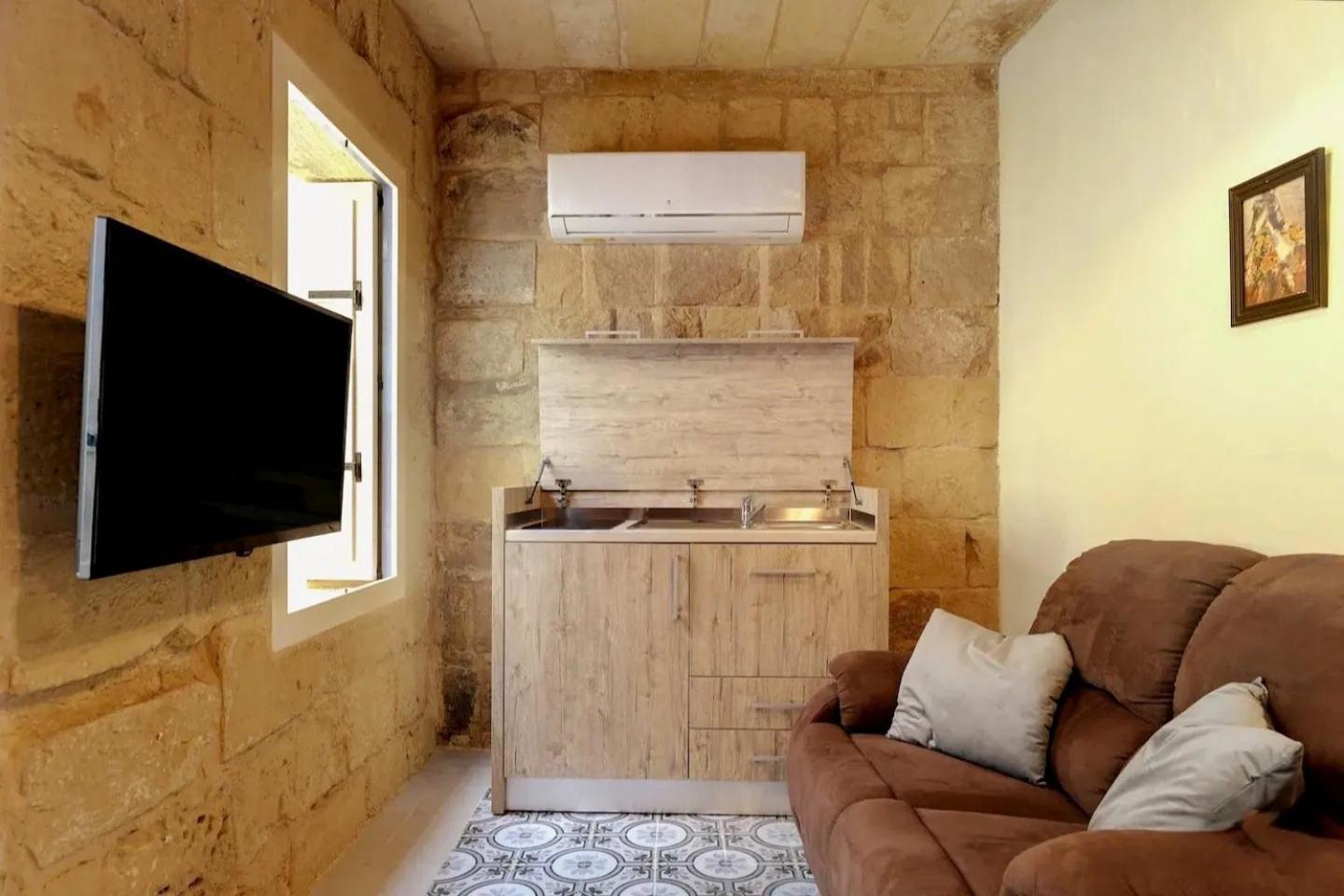 Historic Hideaways - 900 Year Old Converted Studios Victoria Exterior foto