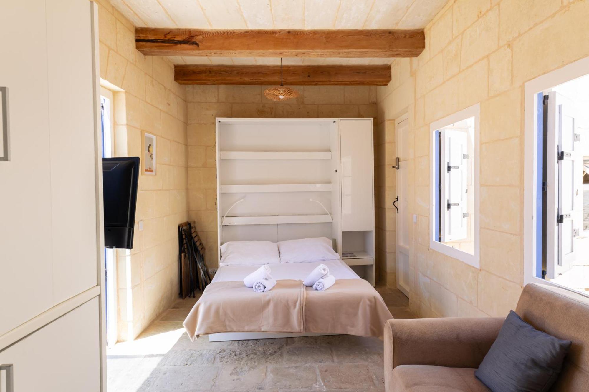 Historic Hideaways - 900 Year Old Converted Studios Victoria Exterior foto
